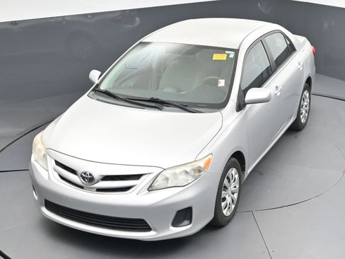 Used 2012 Toyota Corolla LE image 29