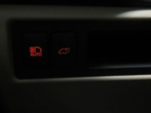 Used 2018 Toyota Sequoia Limited w/ Safety & Convenience Package AWD/4WD image 40