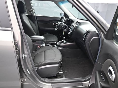 Used 2019 Kia Soul + FWD image 9