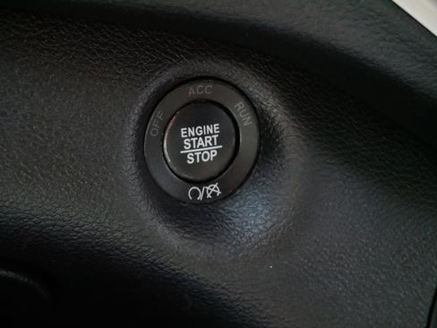 Used 2018 Jeep Cherokee Limited image 27