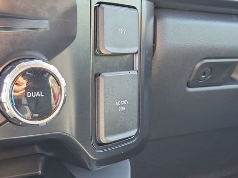 Used 2025 Ford F250 Lariat w/ Black Appearance Package image 27