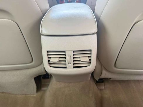 Used 2011 Lexus ES 350 image 32