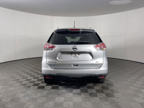 Used 2016 Nissan Rogue SV image 4