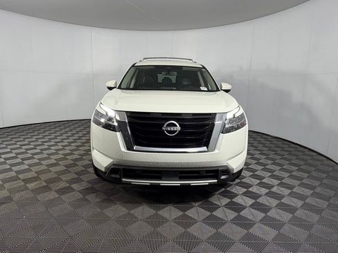 Used 2024 Nissan Pathfinder SL image 10