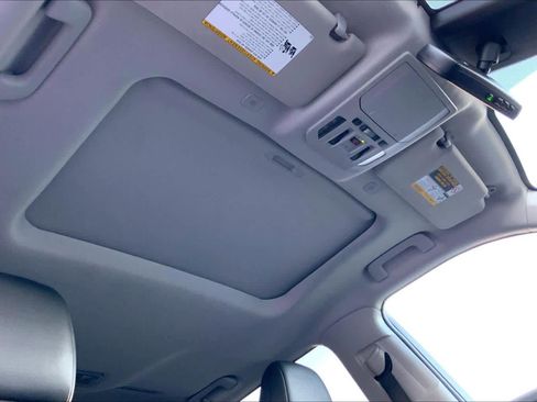 Used 2024 Toyota Highlander XLE image 13