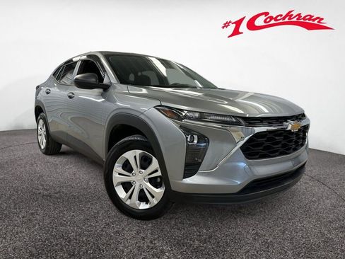 Certified 2024 Chevrolet Trax LS image 1