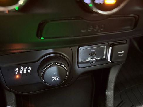 Used 2020 Jeep Renegade Sport image 30