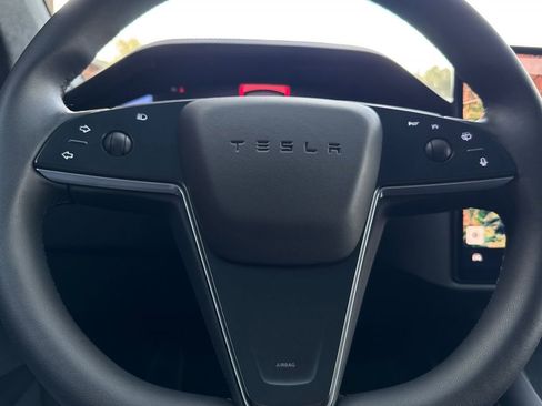 Used 2023 Tesla Model X image 27