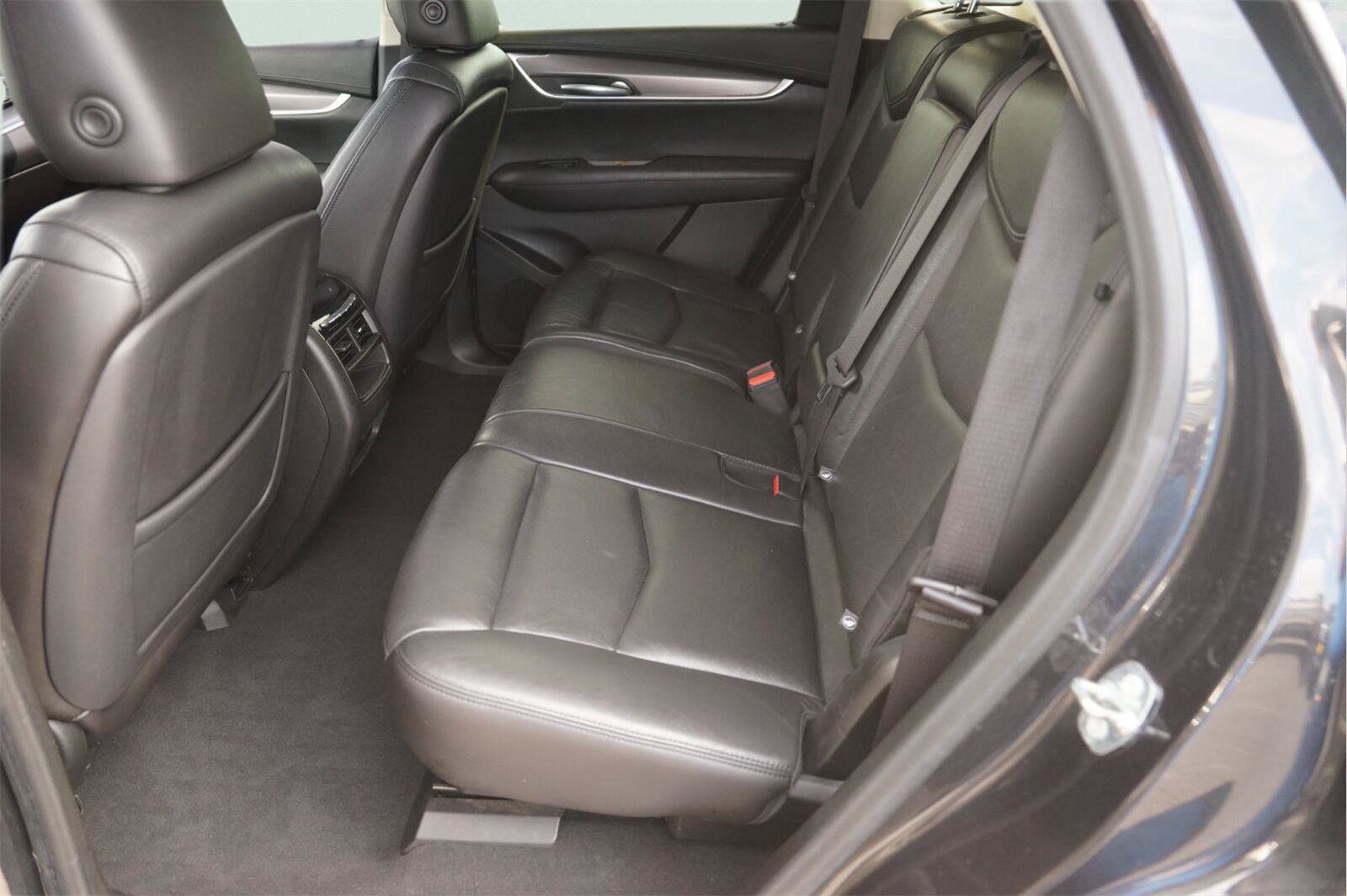 Used 2018 Cadillac XT5 Premium Luxury AWD/4WD image 13