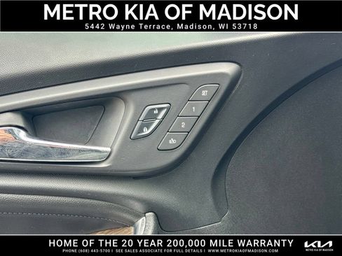 Used 2017 Chevrolet Malibu Premier w/ Driver Confidence Package FWD image 24