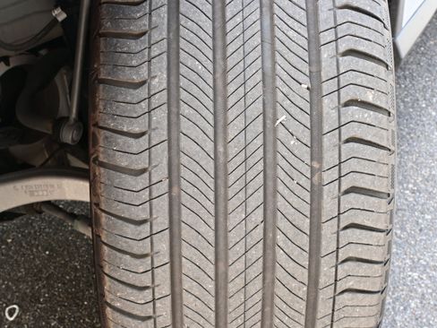 Used 2025 Mercedes-Benz GLC 300 image 12