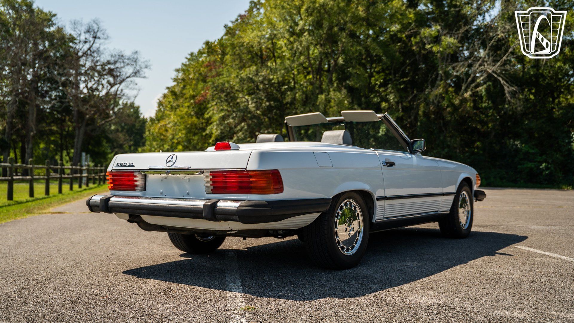 Used 1987 Mercedes-Benz 560 SL image 18