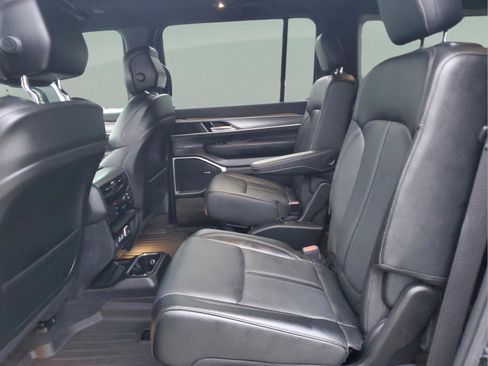 Used 2023 Jeep Wagoneer Series II image 9