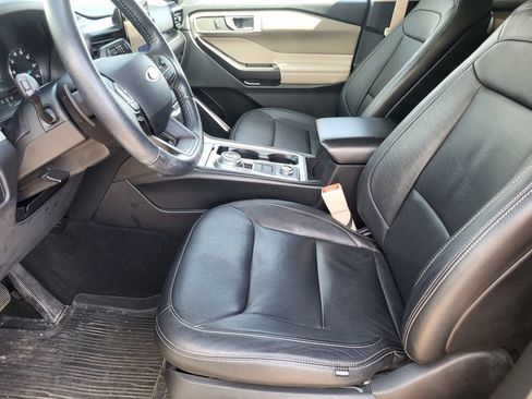 Used 2020 Ford Explorer XLT w/ Comfort Package AWD/4WD image 14