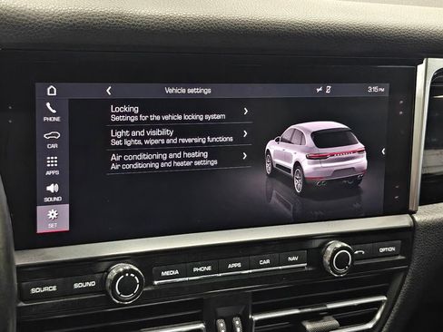 Used 2019 Porsche Macan AWD/4WD image 41