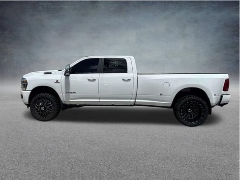Used 2025 RAM 3500 Laramie AWD/4WD image 6