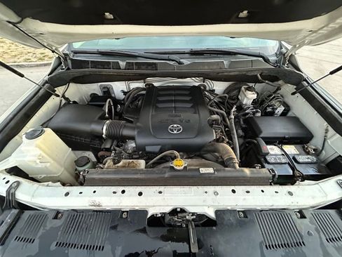 Used 2016 Toyota Tundra SR5 w/ TRD Off Road Package image 33