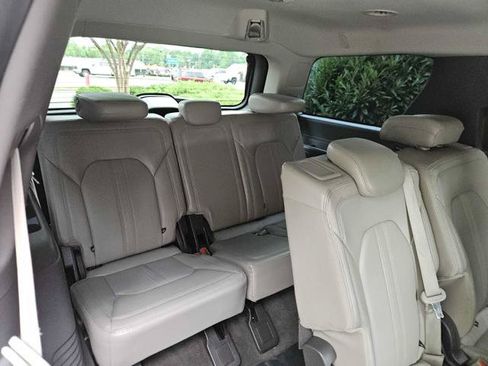 Used 2020 Ford Expedition Limited RWD image 36