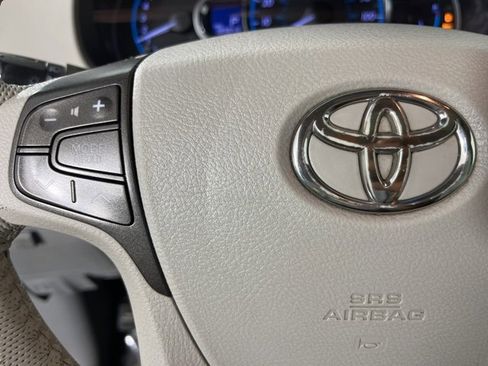 Used 2012 Toyota Sienna XLE image 9