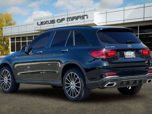 Used 2022 Mercedes-Benz GLC 300 4MATIC image 3