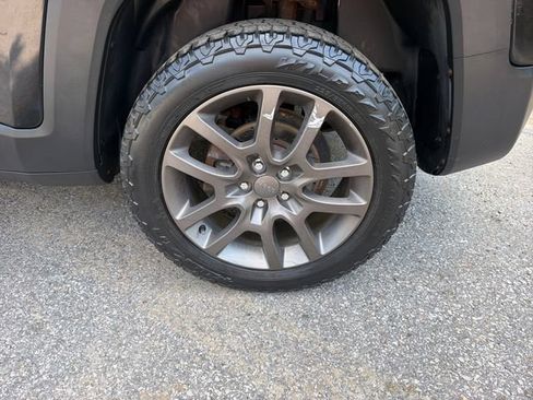 Used 2016 Jeep Renegade 75th Anniversary AWD/4WD image 31
