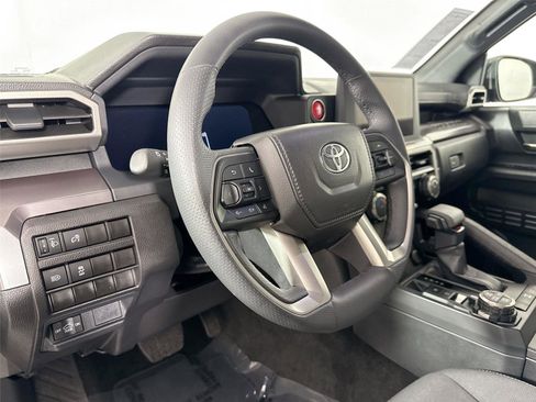 Certified 2025 Toyota Tacoma TRD Off-Road image 4