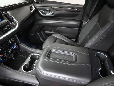 Used 2023 Chevrolet Suburban Z71 w/ Luxury Package image 18