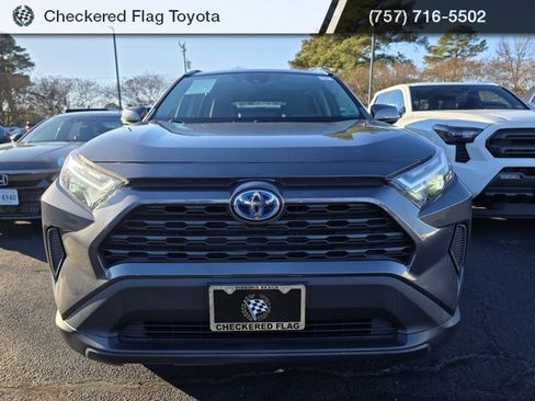 Used 2022 Toyota RAV4 XLE image 2