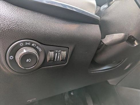 Used 2022 Jeep Compass Limited image 15