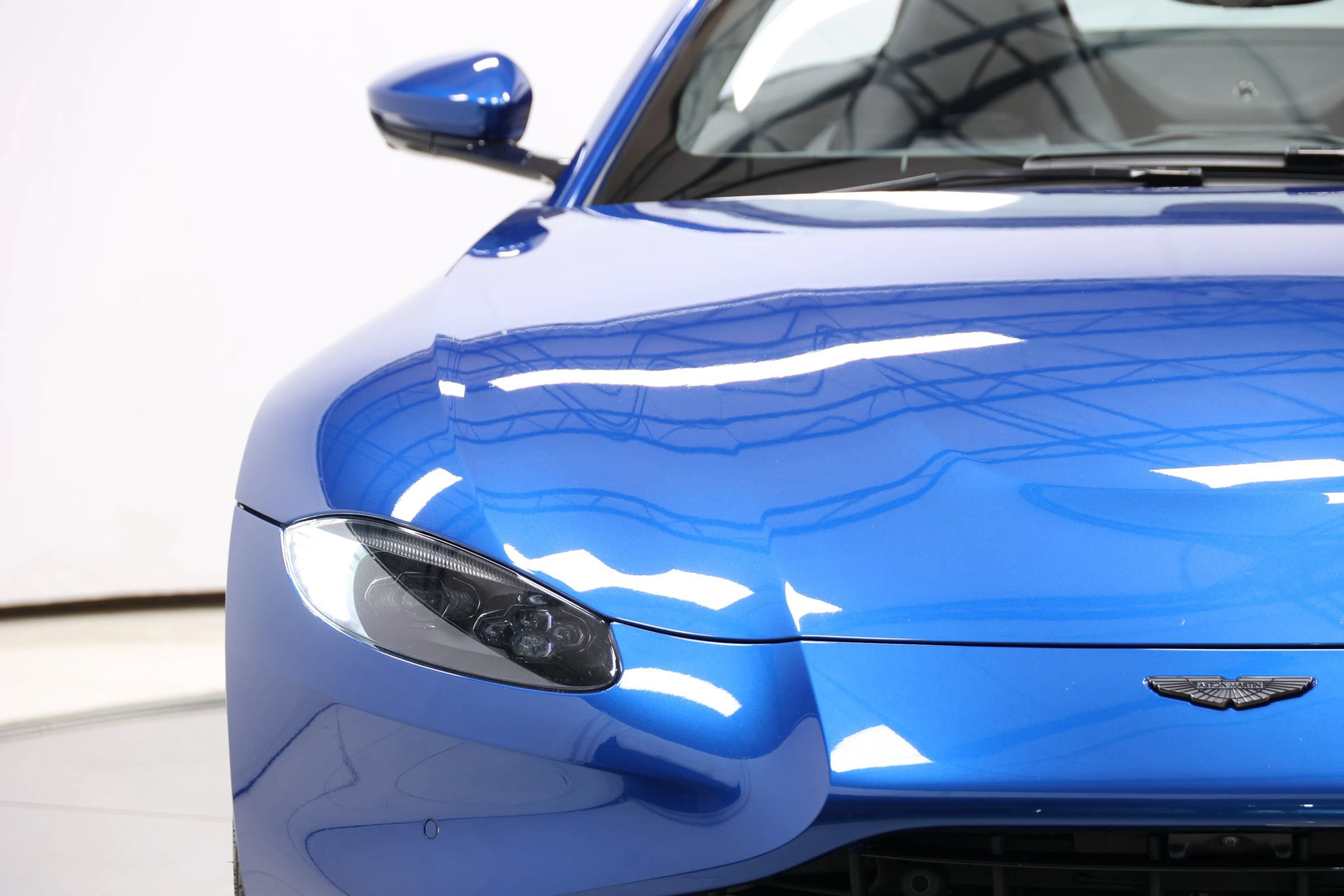 Used 2023 Aston Martin V8 Vantage Roadster RWD image 82