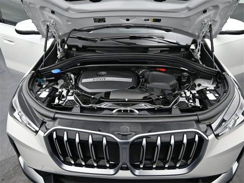 Used 2025 BMW X1 xDrive28i w/ Technology Package image 15