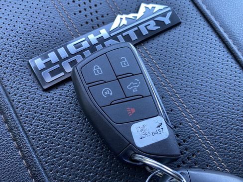 Used 2024 Chevrolet Silverado 2500 High Country w/ Technology Package AWD/4WD image 43