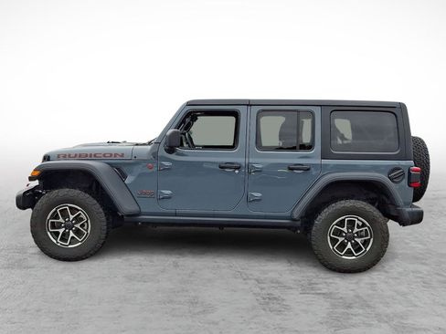 Used 2025 Jeep Wrangler Unlimited Rubicon image 2