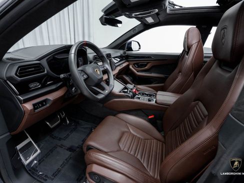 Used 2025 Lamborghini Urus SE image 25