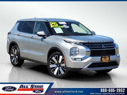 Used 2025 Mitsubishi Outlander SE