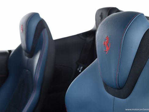 Used 2025 Ferrari Roma Spider RWD image 21