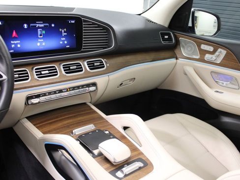 Certified 2025 Mercedes-Benz GLS 450 4MATIC image 34