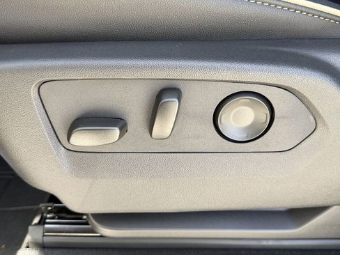 New 2026 Chevrolet Suburban Premier image 24