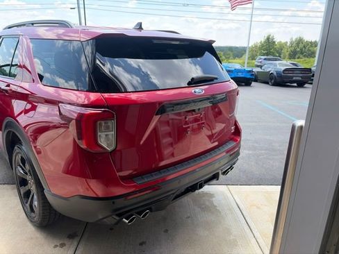 Used 2024 Ford Explorer ST w/ Equipment Group 401A AWD/4WD image 34