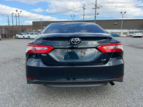 Used 2018 Toyota Camry LE image 6