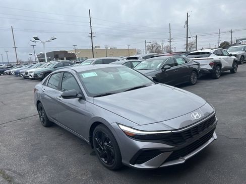 New 2026 Hyundai Elantra Sport image 3