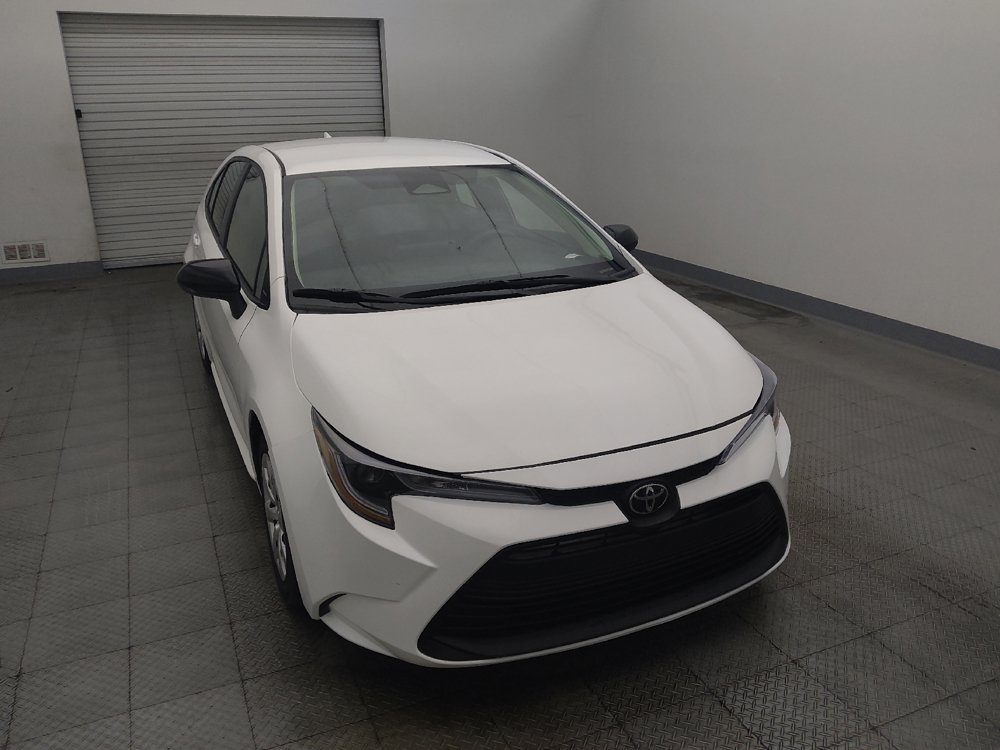 Used 2025 Toyota Corolla LE FWD image 14