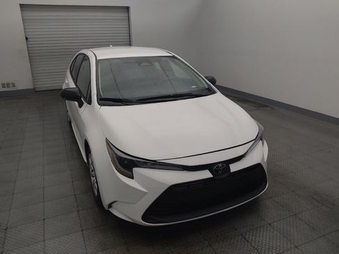 Used 2025 Toyota Corolla LE FWD image 14