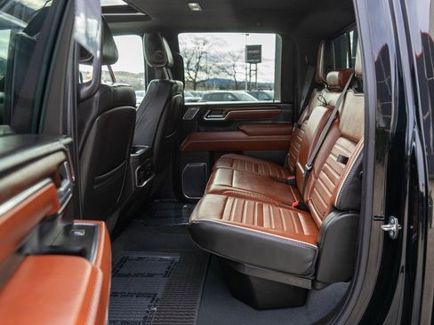 Used 2024 GMC Sierra 3500 Denali Ultimate image 12