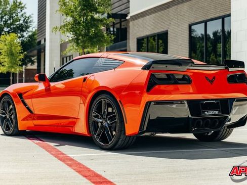 Used 2019 Chevrolet Corvette Stingray Coupe w/ Carbon Flash Badge Package RWD image 7