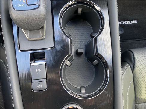 New 2026 Nissan Rogue Platinum w/ Platinum Premium Package image 17