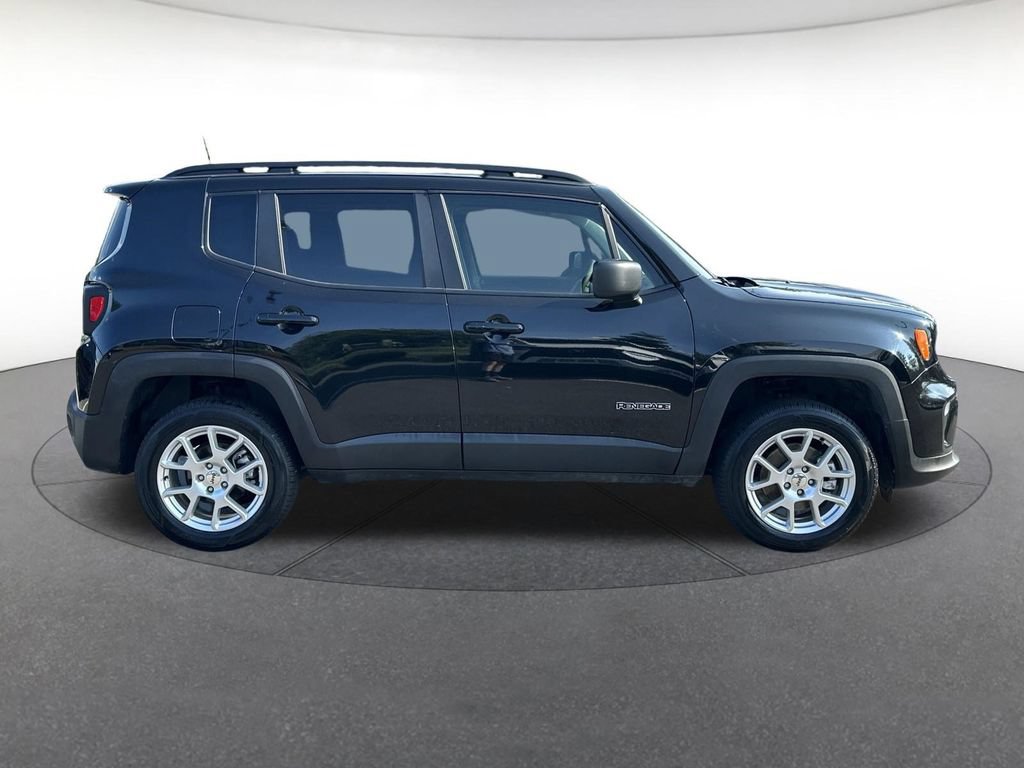 Certified 2022 Jeep Renegade Latitude AWD/4WD image 7