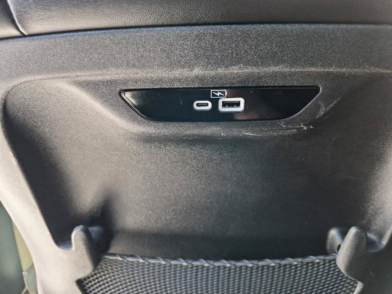 Used 2023 Chrysler Pacifica Touring-L FWD image 14