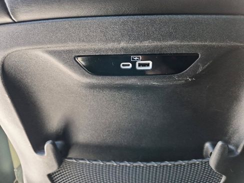 Used 2023 Chrysler Pacifica Touring-L FWD image 14