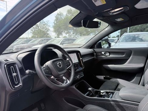 Certified 2023 Volvo C40 P8 Recharge Ultimate AWD/4WD image 9